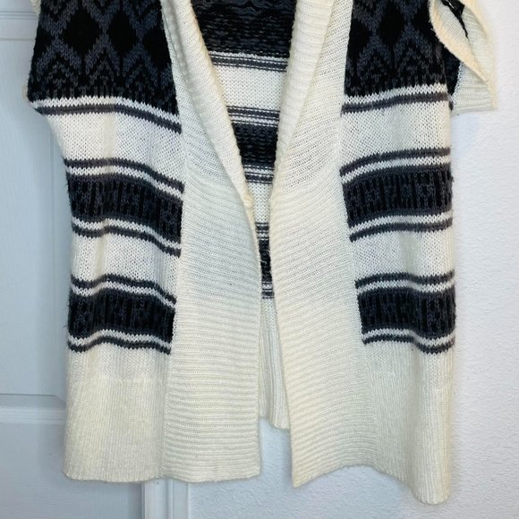Women's Cardigan - Picture 2 of 4